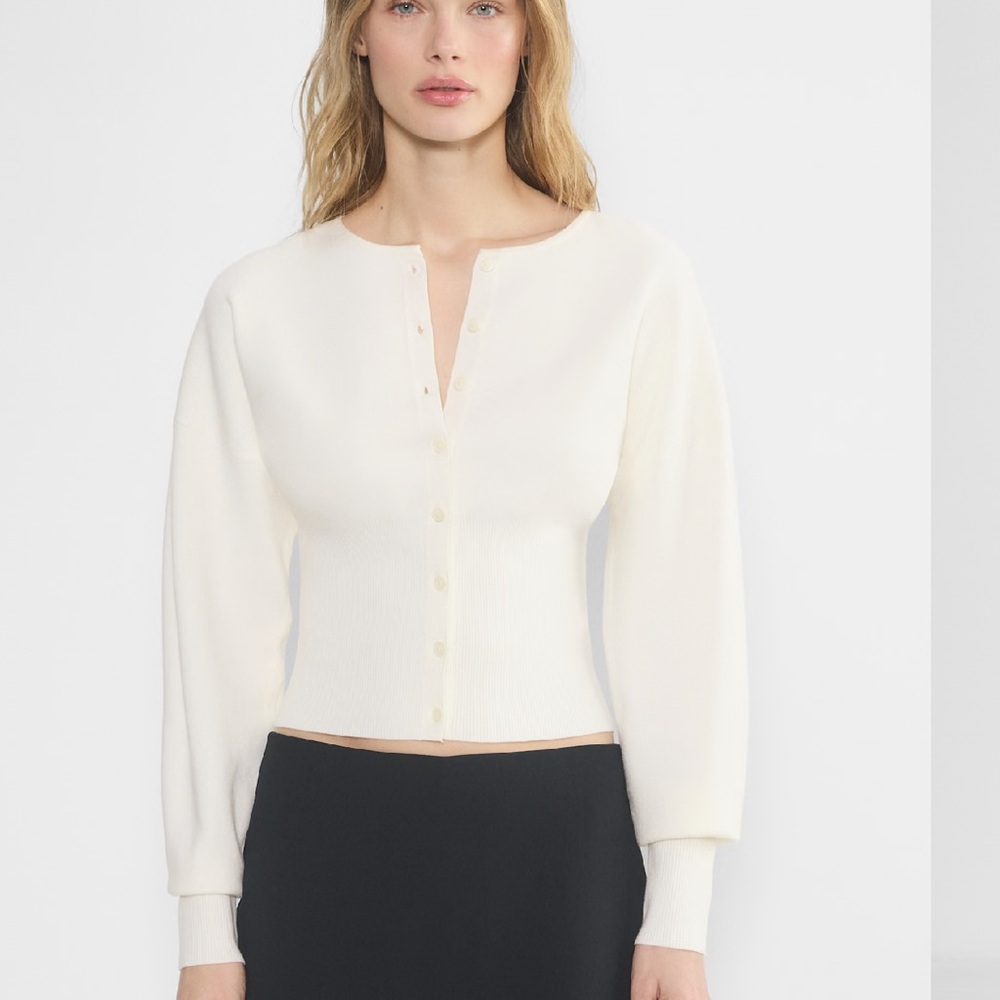 Aritzia Cardigan crewneck cardigan XXS